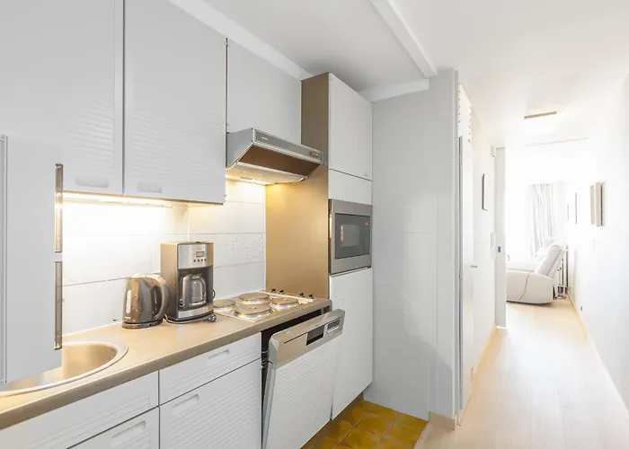 Lecomte - The Shoreline Pearl 77 96 *