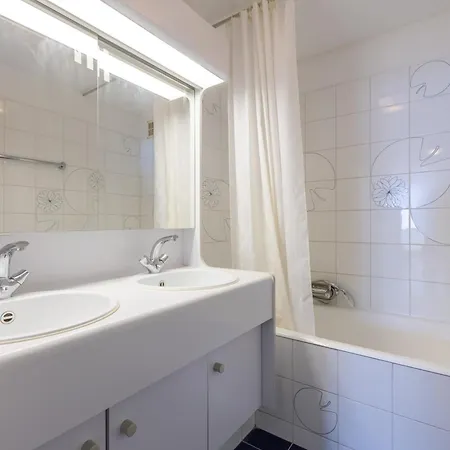 Lecomte - The Shoreline Pearl 77 96 Apartmán